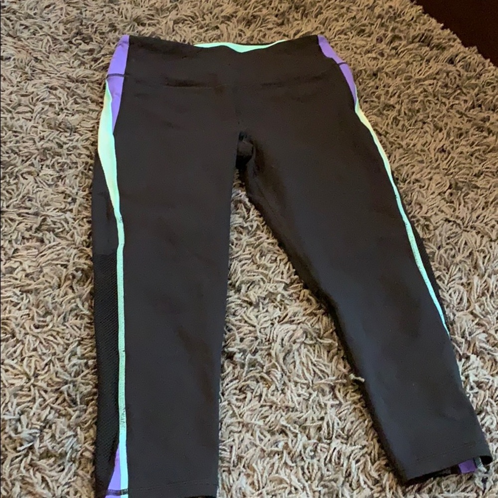 Victoria’s Secret crop workout pants